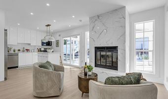 8 Mizzen Dr, Barnegat, NJ 08005