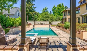 586 B St, Ashland, OR 97520