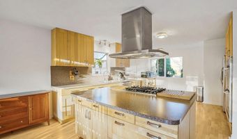 4024 IVA Ln, Annandale, VA 22003
