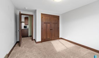7613 S Meredith Ave, Sioux Falls, SD 57108