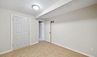 624 N Broad St, Adrian, MI 49221