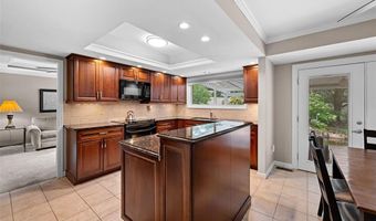 551 Lering Ct, Ballwin, MO 63011