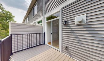 2741 Bristol Ridge Dr, Ann Arbor, MI 48105