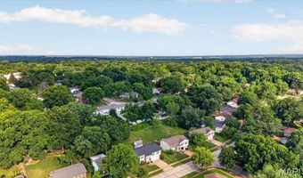 930 Bellestri Dr, Ballwin, MO 63021