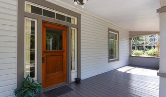 160 Ave C, Apalachicola, FL 32320