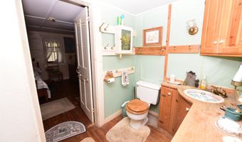 211 High St, Albany, NH 03818