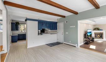 21 Tee Ct, Amherst, NY 14221