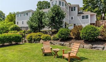 21 Crestwood Rd, Warwick, RI 02886