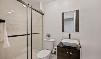 11124 HUNT CLUB Dr, Potomac, MD 20854