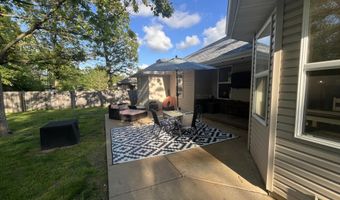 1025 Nickolas St, Aurora, MO 65605