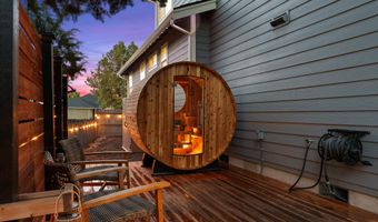 2409 NE Robinson St, Bend, OR 97701