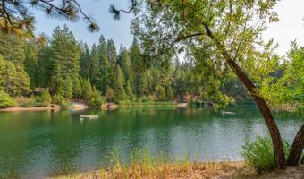 2534 Middle Dr, Arnold, CA 95223