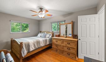 1239 Dossett St, Athens, TN 37303