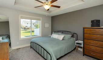 2909 SW Country Ln, Ankeny, IA 50023