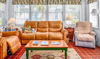 9 11th St, Apalachicola, FL 32320