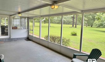 154 Perry Ln, Atmore, AL 36502