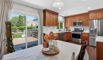 1000 Timberwood Ln, Algonquin, IL 60102