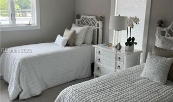 10 Johnston Way E, Bluffton, SC 29910
