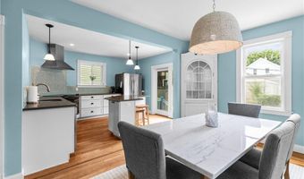 11 Ann St, Newport, RI 02840