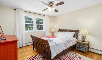 68 Daniel Dr, North Kingstown, RI 02852