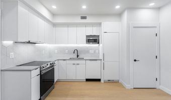 733 8TH St SE 202, Washington, DC 20003