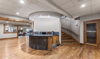 805 Cascades Dr, Aurora, OH 44202