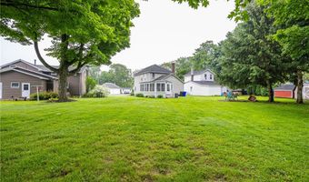 12 Clarendon St, Albion, NY 14411