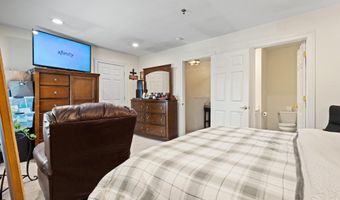 68 Stetson Pl 68, Danbury, CT 06811
