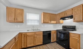 8133 Maple Stream Ln, Indianapolis, IN 46217