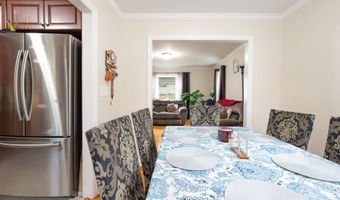 50-52 Knollwood Dr, Bethel, CT 06801