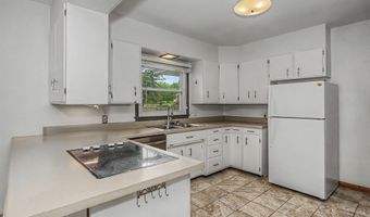 307 Dotson Dr, Ames, IA 50014