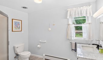 437 Lovely St, Avon, CT 06001