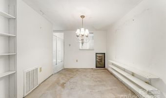 3740 Winding Creek Ln, Charlotte, NC 28226