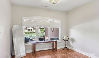 26 Ocaso Dr, Asheville, NC 28806