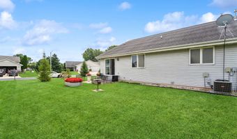 1670 W ROSELAWN Dr, Appleton, WI 54914