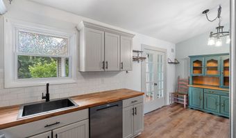 39 Georgetown Blvd, Barnegat, NJ 08005