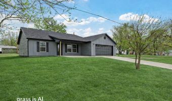 215 W Cofield St, Aurora, MO 65605