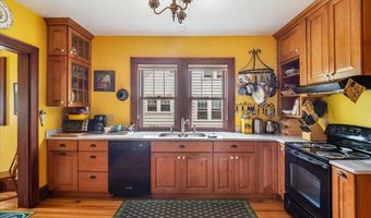 25 University Ter, Burlington, VT 05401