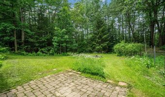 8 Pine Acres Rd, Amherst, NH 03031