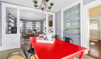 36 England St, Cumberland, RI 02864