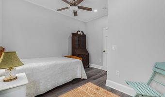 10 Braman St 1, Newport, RI 02840
