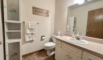 225 Emerald Meadows Dr, Arnolds Park, IA 51331
