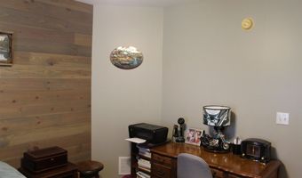 811 Thomas Dr, Angola, IN 46703