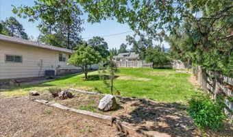 624 Crowson Rd, Ashland, OR 97520