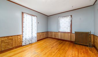 31 Drummond St, Auburn, ME 04210