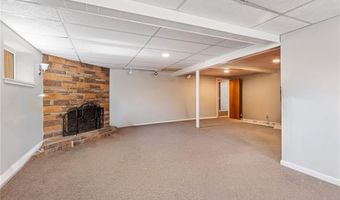 132 Ruggles Ave, Newport, RI 02840