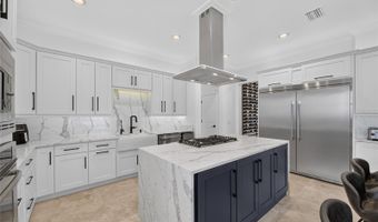 713 ISLEBAY Dr, Apollo Beach, FL 33572