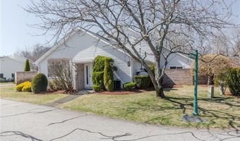 1011 Williamsburg Cir, Warwick, RI 02886