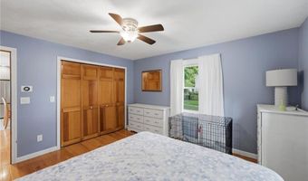 21 Portland St, Lincoln, RI 02838