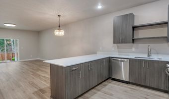 1096 1098 NE 12TH Ave, Rockaway Beach, OR 97136